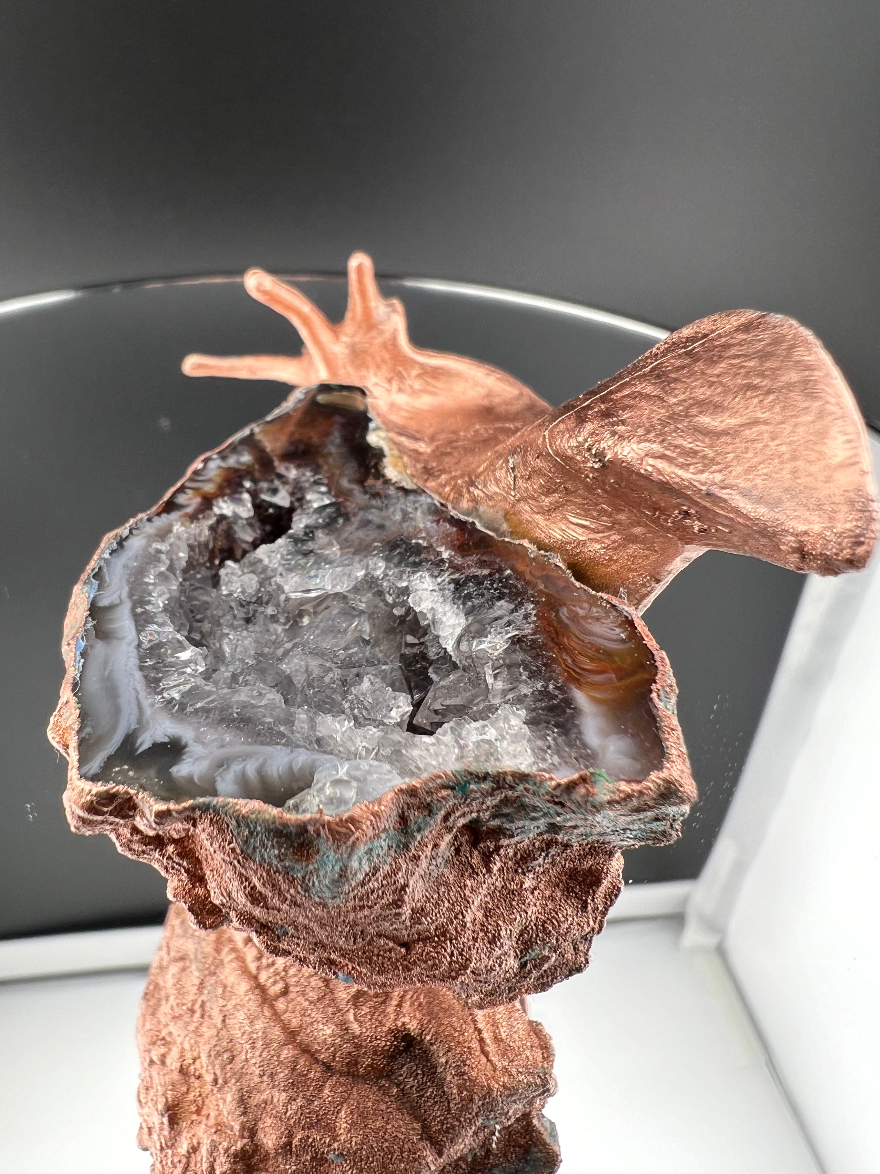 Snail XL With Cloud Oco Geode As Shell